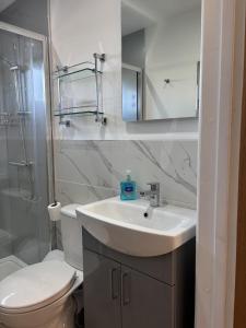 Koupelna v ubytování Bosun's Bude + 31 fotografií