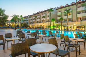 Swimmingpoolen hos eller tæt på Sural Resort Hotel + 51 billeder