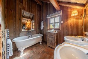 Et badeværelse på Le Chalet l'Harmonie - Pierres d'Histoire + 54 billeder