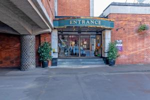 Mặt tiền/cổng chính của Winchester Wessex Hotel by Sunday