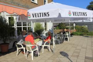 Restoran või mõni muu söögikoht majutusasutuses Hotel Gasthaus Tröster