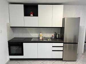 Køkken eller tekøkken på Apartman Jugo + 6 billeder