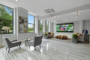 TV/trung tâm giải trí tại Nice 1BR Luxury Flat - Pool & Gym