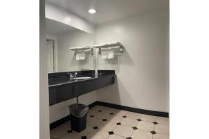 Et badeværelse på Capital City Inn Sacramento Convention Center CA