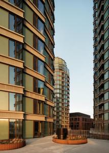 Tòa nhà nơi khách sạn tọa lạc