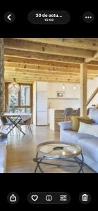 Khu vực ghế ngồi tại Eth Estel de Salardú--Casa con vistas de ensueño-Fibra Optica,5TV