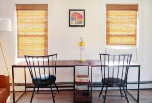 Et opholdsområde på The Return to Woods - Newly Designed & Renovated + 27 billeder