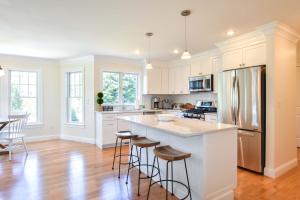 Køkken eller tekøkken på Spacious Game Room Close to Nauset Beach + 29 billeder