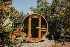 Vườn quanh Moraea Farm, Berry - by Linnaeus Collection