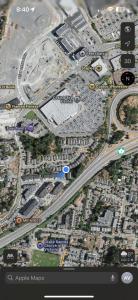 Et luftfoto af Cozy Primary Room with Own Bathroom