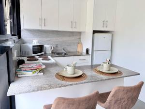 Nhà bếp/bếp nhỏ tại Potts Point Cozy Studio Near Parks Water +12 ảnh