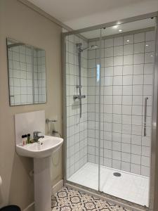 Et badeværelse på Duet Lodge