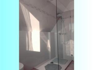 Koupelna v ubytování Romantic Retreat, Kröpelin + 32 fotografií