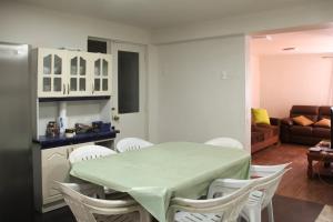 Posezení v ubytování Cómoda Casa Cerca de la playa y el Mall 3B, 3D + 35 fotografií