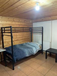 En eller flere senge i et værelse på Bozo backpacker + 4 billeder