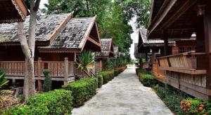 Tòa nhà nơi khách sạn tọa lạc