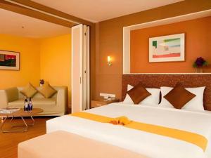 Giường trong phòng chung tại Clef Hotel Bangkok +163 ảnh