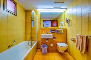 Kúpeľňa v ubytovaní SBH Taro Beach Hotel