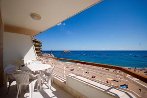 Imagen de la galería de Lets Holidays Tossa de Mar Beach Apartment, en Tossa de Mar