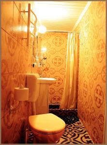 Ванная комната в White & Quiet Apartment House