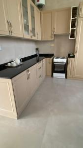 Kuhinja ili čajna kuhinja u objektu Al barahaa