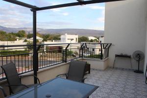 En balkon eller terrasse på Mountain view in Dafna