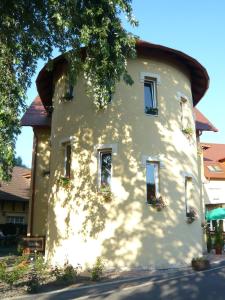 Budova, v ktorej sa hotel nachádza