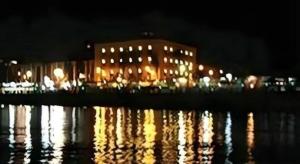 Udsigt til en flod der løber i nærheden af hotellet