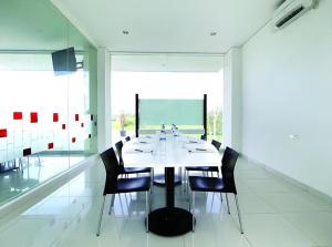 TV a/nebo společenská místnost v ubytování Amaris Hotel Palangkaraya + 49 fotografií