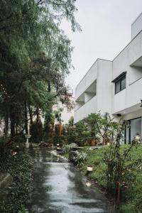 En have udenfor Grace Garden Coffee Homestay