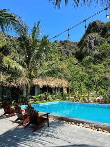 Hồ bơi trong/gần Peaceful Garden Tam Cốc