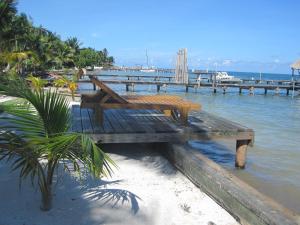 Gallery image of Carolyn's Other House- Gold Standard Certified in Caye Caulker