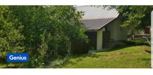 een huis met een bordje waarop 'genie' staat. bij Mirni kutak  +11 foto's