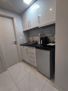 Afbeelding uit fotogalerij van BmB apartments in Paralia Katerinis