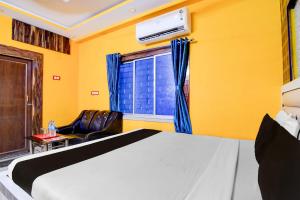 Giường trong phòng chung tại Hotel O by OYO Subharaj Palace And Restaurant +22 ảnh