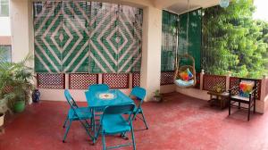 Khu vực ghế ngồi tại Suraj Niwas