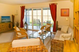 Khu vực ghế ngồi tại Landhaus zum Strande - 44-07