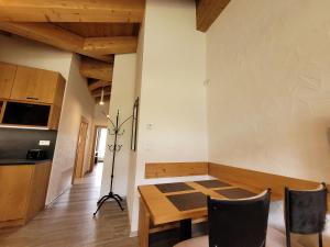 Køkken eller tekøkken på Chalets Jasná Centrum APARTMENT L - Free Jacuzzi & Sauna and Chopok view