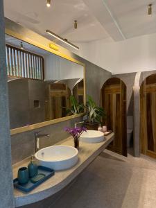 Koupelna v ubytování JJ JungleJoy Villa + 62 fotografií