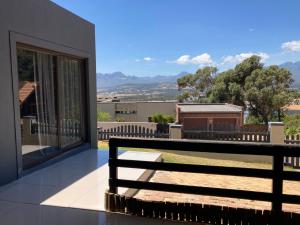 En generel udsigt til bjerge eller udsigt til bjerge taget fra lejligheden