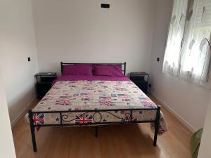 Giường trong phòng chung tại Lemon house