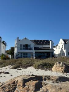 Tòa nhà nơi nhà nghỉ dưỡng tọa lạc