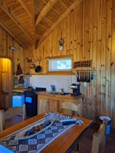 Køkken eller tekøkken på Parajes del lejano sur cabaña El Cardo