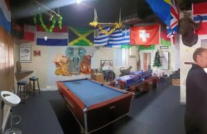 Bàn bi-da tại Germiston Residential Motel