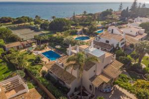 Swimmingpoolen hos eller tæt på Casa da Praia