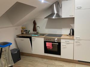 Nhà bếp/bếp nhỏ tại Golden Nest