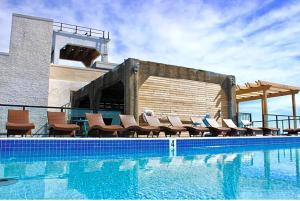 Hồ bơi trong/gần Luxury Studio Loft - Rooftop View & Pool