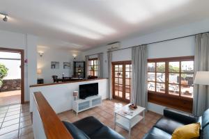 Et tv og/eller underholdning på Villa Pola Marinas