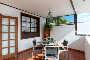 En balkon eller terrasse på Villa Pola Marinas