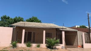 Foto de Casa grande com piscina